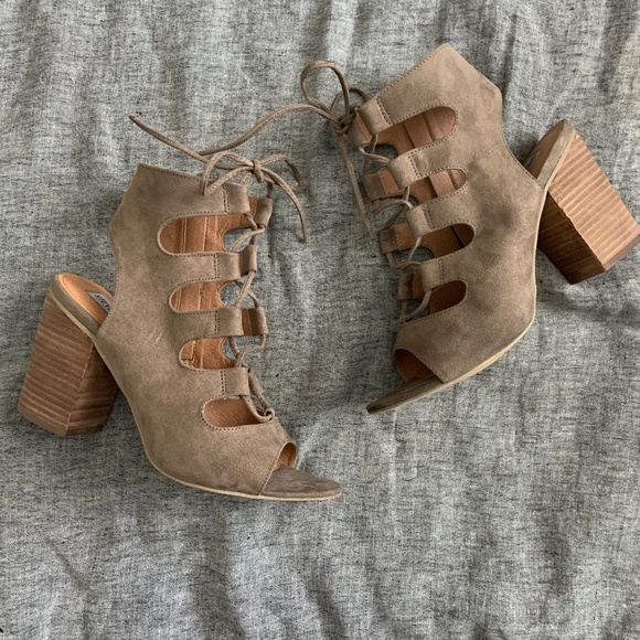 Steve Madden Shoes - Steve Madden Bleu lace up open toe block heels 10